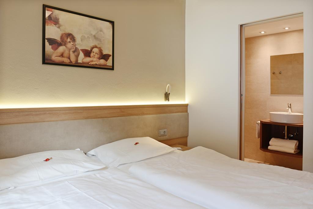 أورتيسايْ Residence Hotel Fever الغرفة الصورة